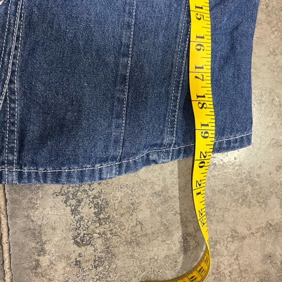 Vintage Razzle Dazzle Denim Short Sleeve Cropped Button-Up - Picture 5 of 13